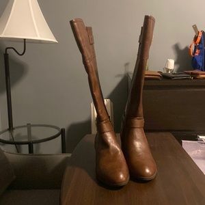 NEVER WORN wide calf size 9 brown Unisa riding boots